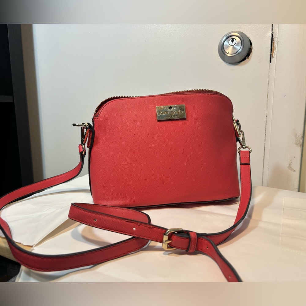 Kate Spade Crossbody Purse Coral Pink-Orange Used (Some imperfections!)